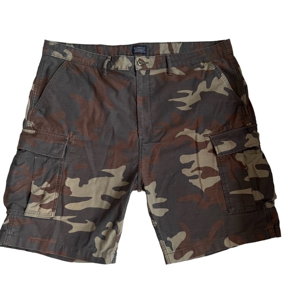 Levi Camo Cargo Shorts Mens 44 Army Utility Heavyweight Workwear Outdoors - Picture 1 of 10